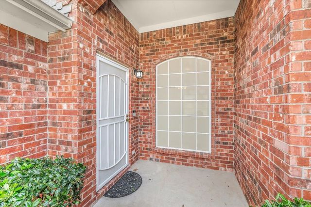 6926 MEADOW BEND Drive, Arlington, TX 76002
