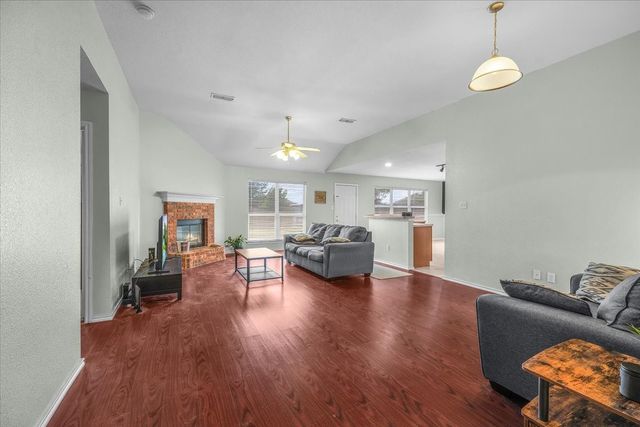 6926 MEADOW BEND Drive, Arlington, TX 76002