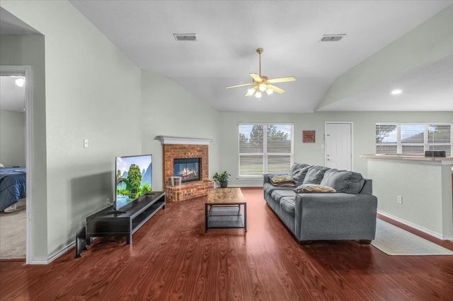 6926 MEADOW BEND Drive, Arlington, TX 76002