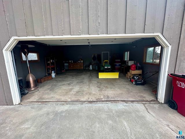 47838 270th St Street, Sioux Falls, SD 57108