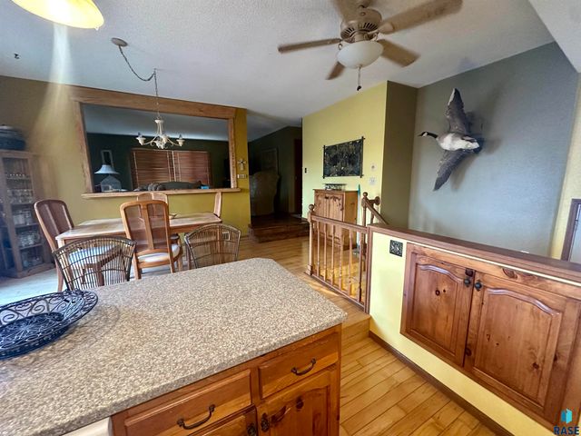 47838 270th St Street, Sioux Falls, SD 57108