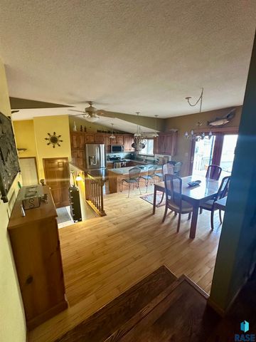 47838 270th St Street, Sioux Falls, SD 57108