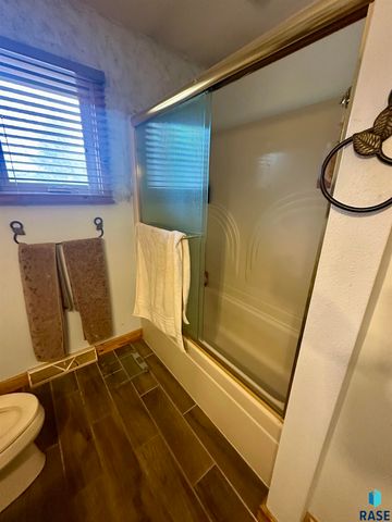 47838 270th St Street, Sioux Falls, SD 57108