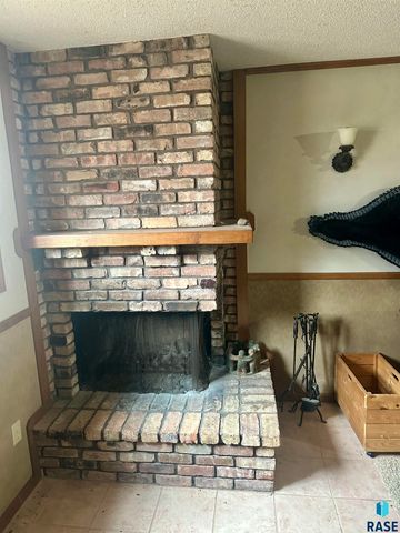 47838 270th St Street, Sioux Falls, SD 57108