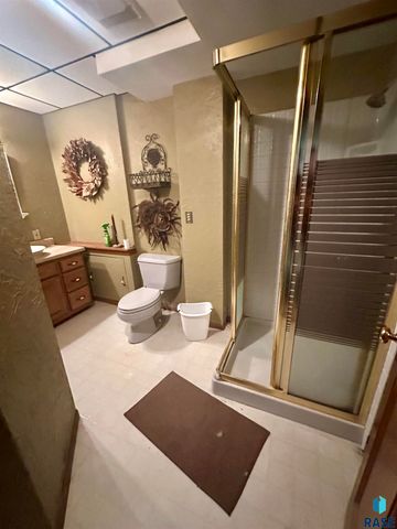 47838 270th St Street, Sioux Falls, SD 57108