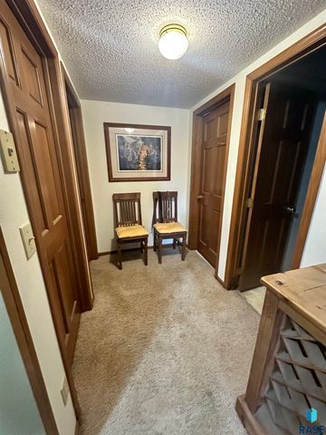 47838 270th St Street, Sioux Falls, SD 57108