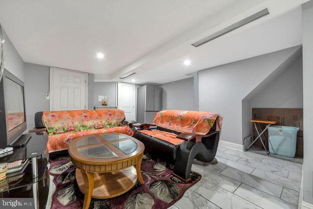 418 HAMPDEN RD, Upper Darby, PA 19082