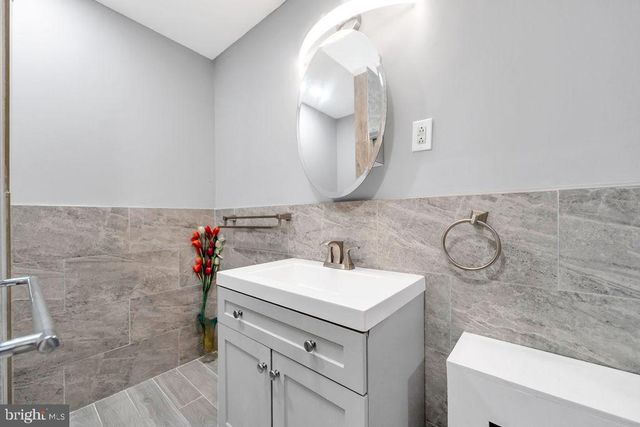 418 HAMPDEN RD, Upper Darby, PA 19082