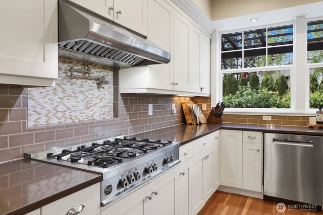 5715 Applegrove Lane, Ferndale, WA 98248