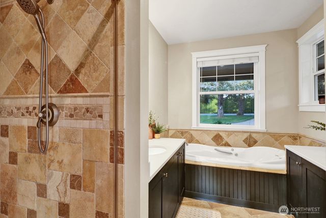 5715 Applegrove Lane, Ferndale, WA 98248