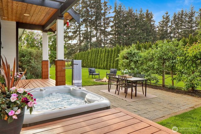 5715 Applegrove Lane, Ferndale, WA 98248