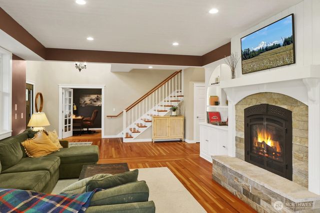 5715 Applegrove Lane, Ferndale, WA 98248