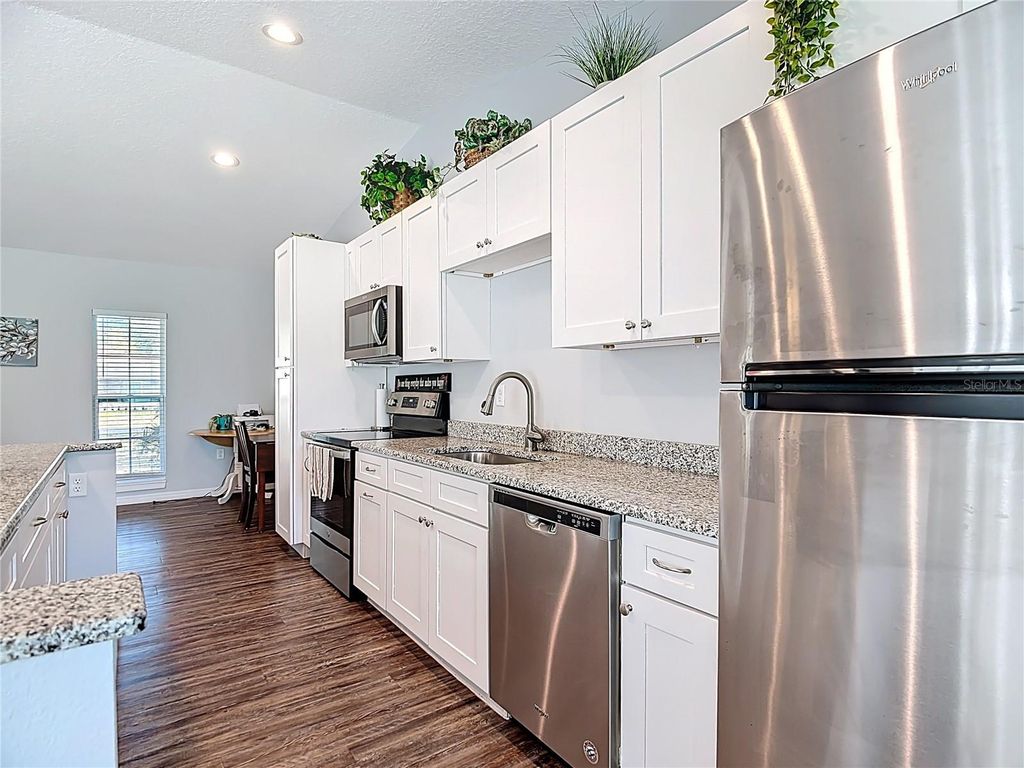 Image 11 of property listing at 3510 DOVE LANE, Mulberry, FL 33860