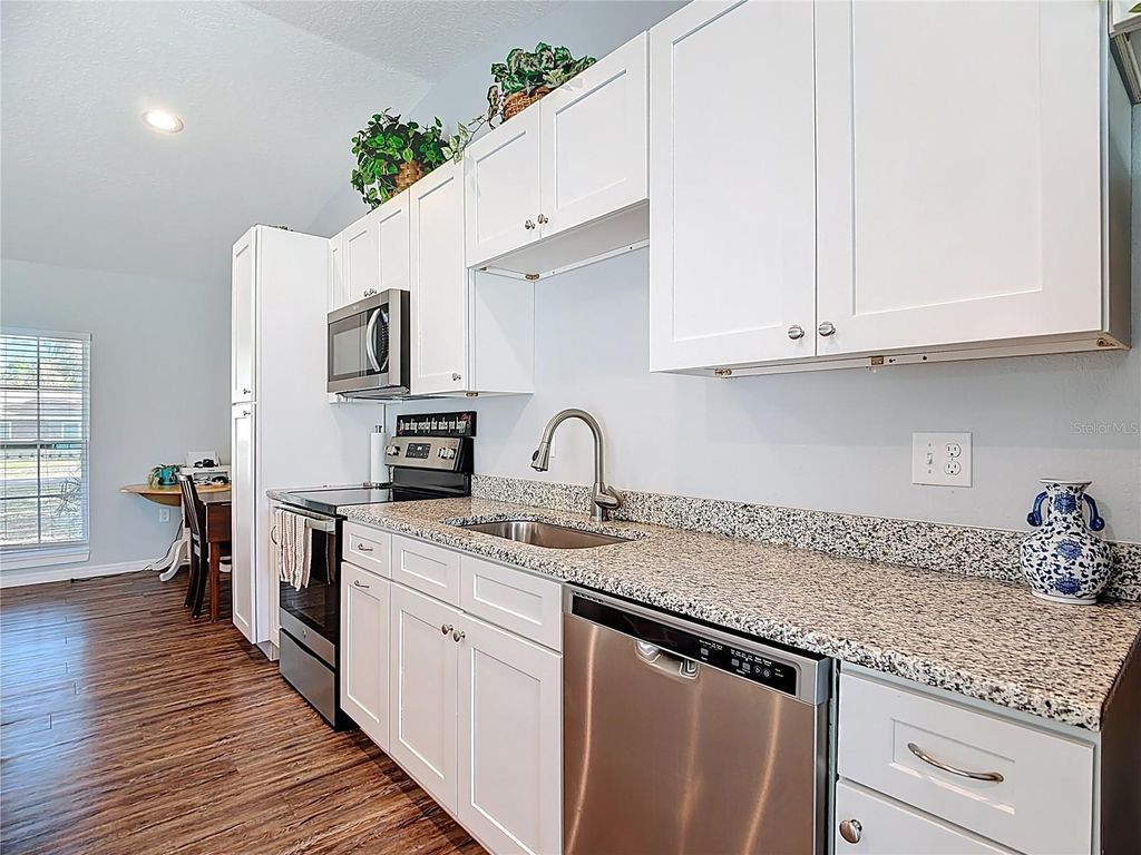 Image 13 of property listing at 3510 DOVE LANE, Mulberry, FL 33860