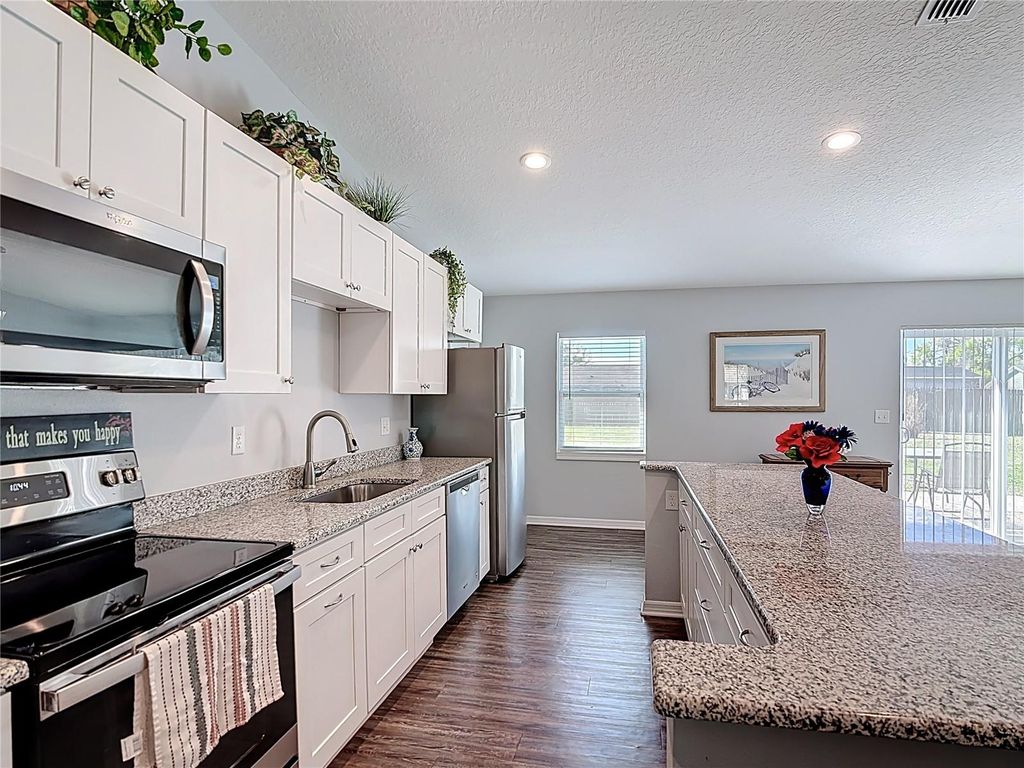 Image 14 of property listing at 3510 DOVE LANE, Mulberry, FL 33860