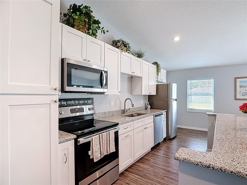 Image 15 of property listing at 3510 DOVE LANE, Mulberry, FL 33860