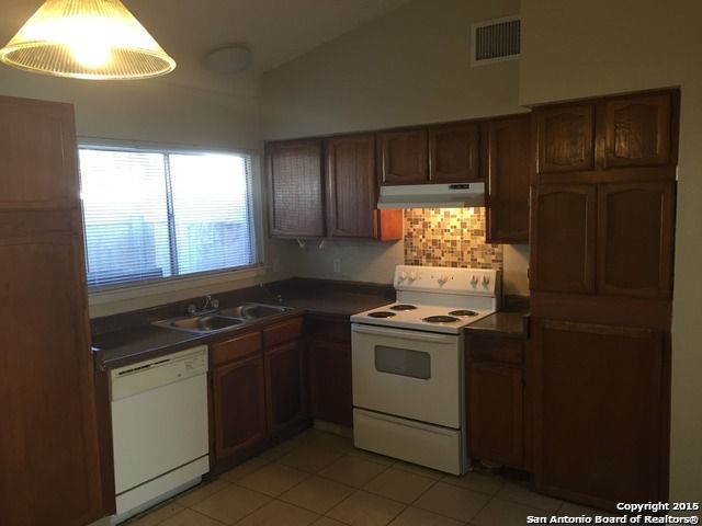 7923 Donore Pl Apt 16, San Antonio, TX 78229