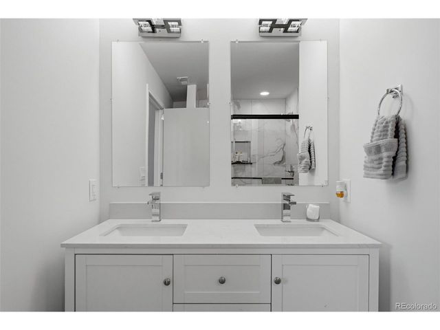 2060 Dover St, Lakewood, CO 80215