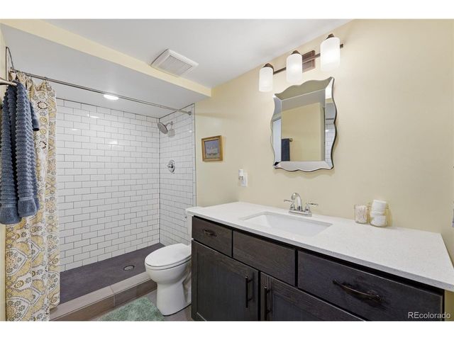 2060 Dover St, Lakewood, CO 80215