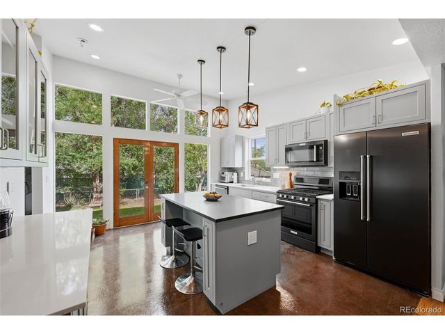2060 Dover St, Lakewood, CO 80215