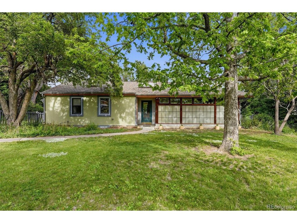 2060 Dover St, Lakewood, CO 80215