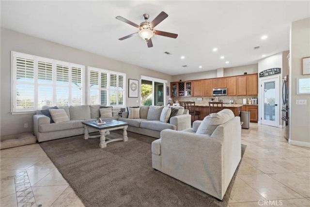 40816 Los Amores Court, Palmdale, CA 93551
