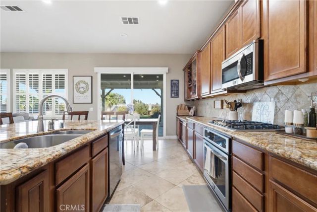 40816 Los Amores Court, Palmdale, CA 93551