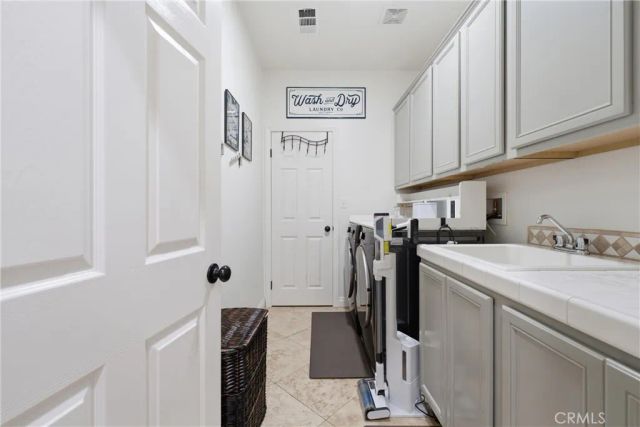 40816 Los Amores Court, Palmdale, CA 93551