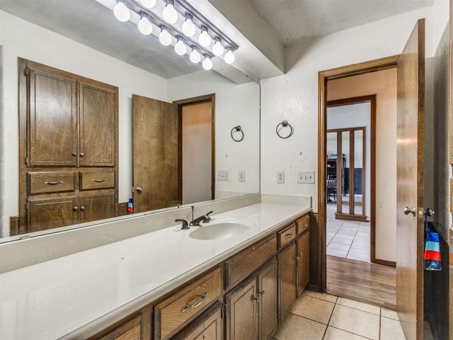 6708 Basswood Canyon Road, Oklahoma City, OK 73162