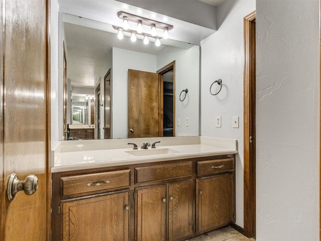 6708 Basswood Canyon Road, Oklahoma City, OK 73162