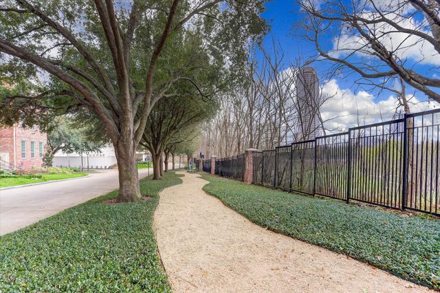 3339 Green Tree Park, Houston, TX 77007