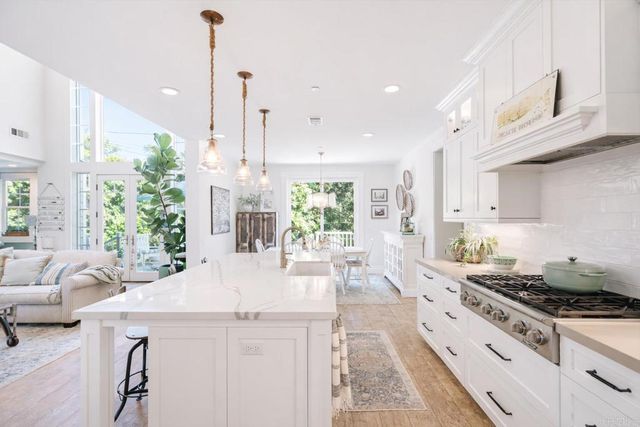 162 Jupiter Street, Encinitas, CA 92024