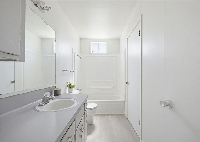 241 Doyle Dr, Portland, TX 78374