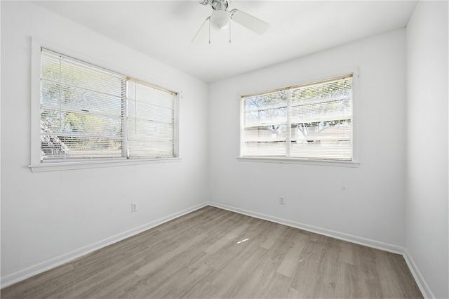 241 Doyle Dr, Portland, TX 78374