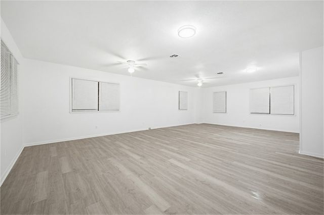 241 Doyle Dr, Portland, TX 78374