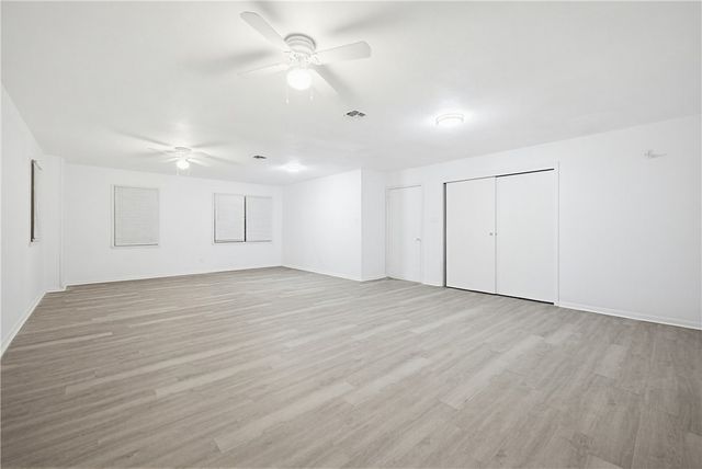 241 Doyle Dr, Portland, TX 78374