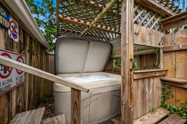 1312 Avenue L, Galveston, TX 77550