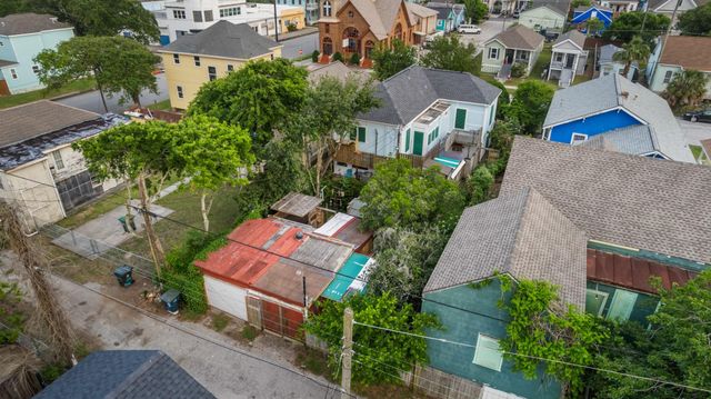 1312 Avenue L, Galveston, TX 77550