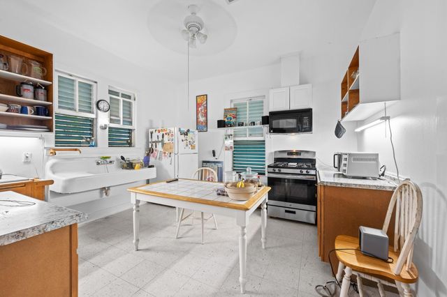 1312 Avenue L, Galveston, TX 77550
