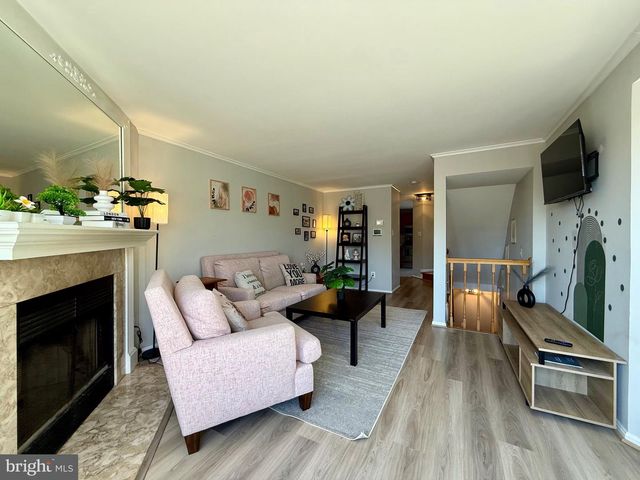 5913 SIR CAMBRIDGE WAY, Alexandria, VA 22315