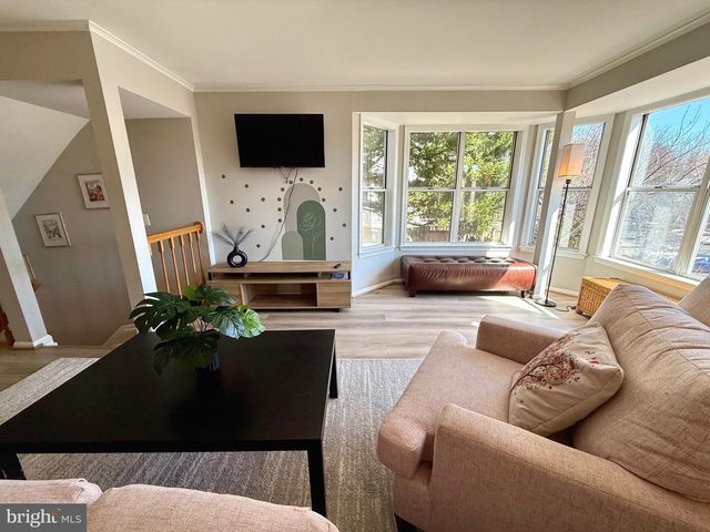 5913 SIR CAMBRIDGE WAY, Alexandria, VA 22315