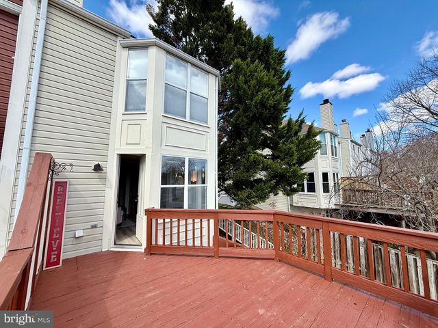 5913 SIR CAMBRIDGE WAY, Alexandria, VA 22315