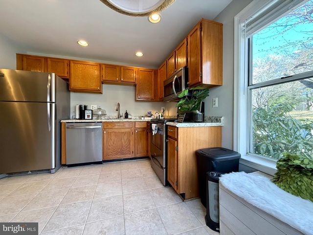 5913 SIR CAMBRIDGE WAY, Alexandria, VA 22315