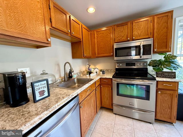 5913 SIR CAMBRIDGE WAY, Alexandria, VA 22315