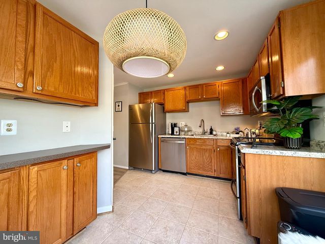 5913 SIR CAMBRIDGE WAY, Alexandria, VA 22315