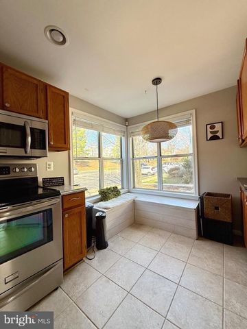 5913 SIR CAMBRIDGE WAY, Alexandria, VA 22315