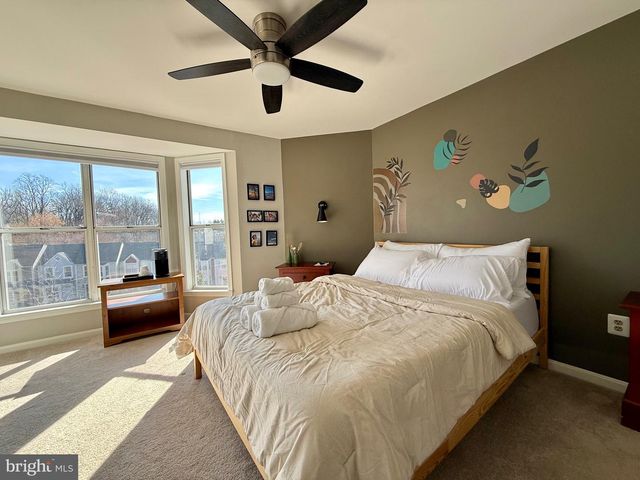 5913 SIR CAMBRIDGE WAY, Alexandria, VA 22315