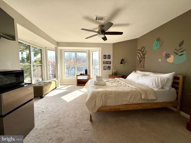 5913 SIR CAMBRIDGE WAY, Alexandria, VA 22315