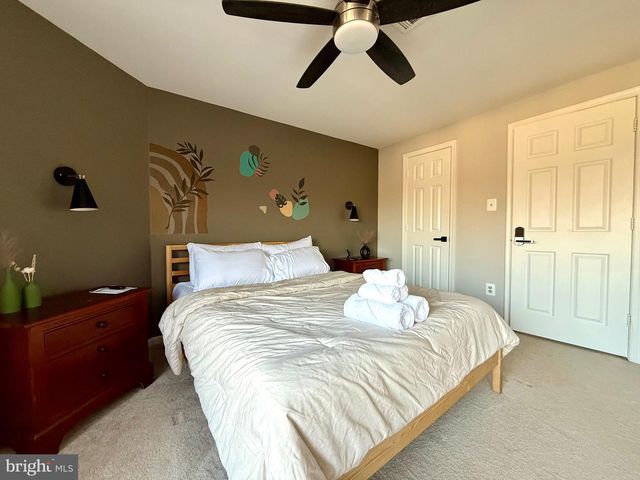 5913 SIR CAMBRIDGE WAY, Alexandria, VA 22315