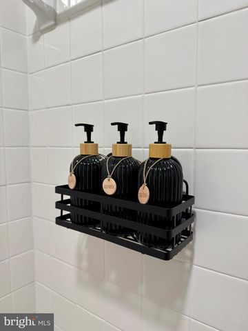 5913 SIR CAMBRIDGE WAY, Alexandria, VA 22315